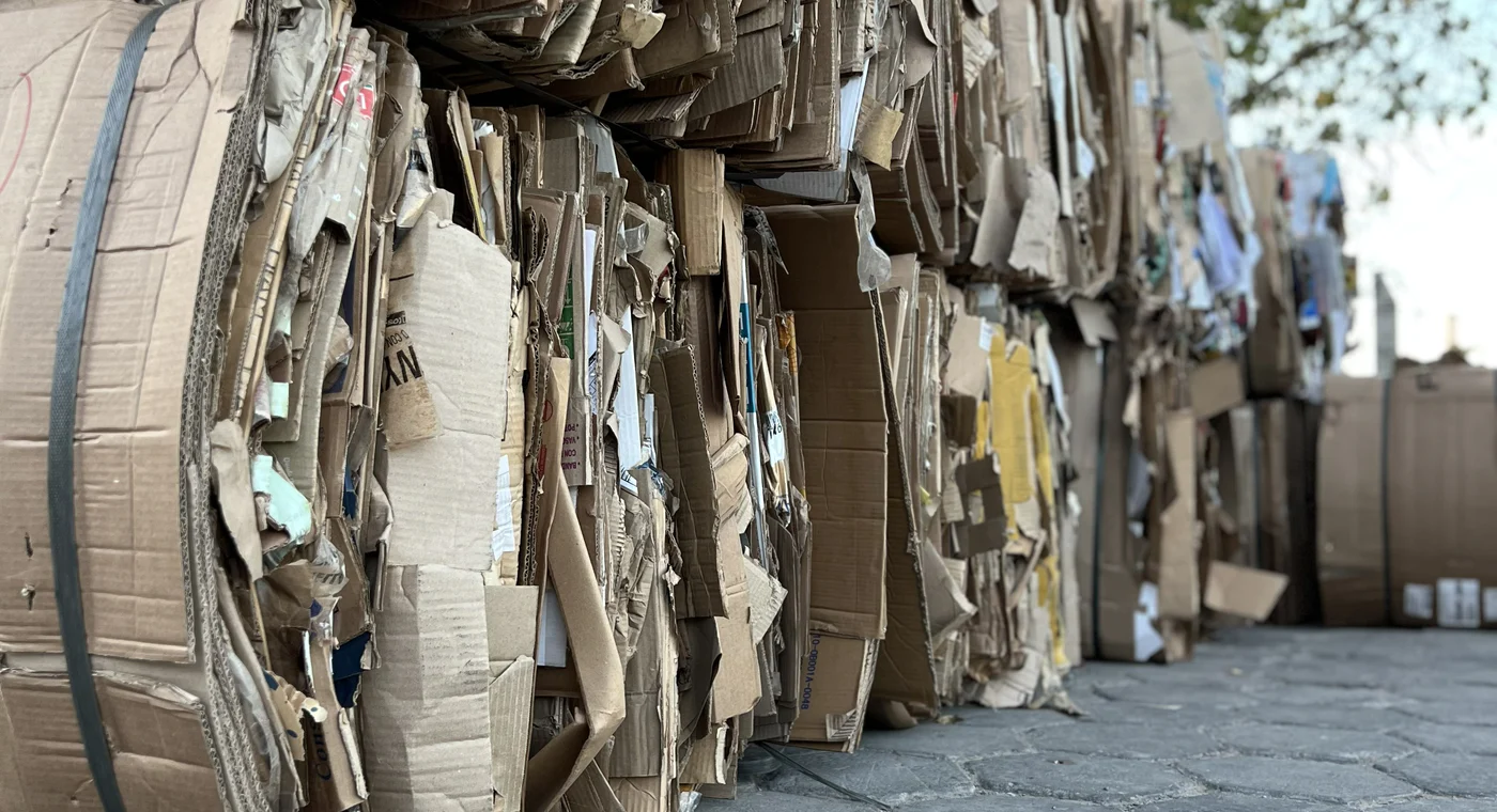 Fardos de cartón recuperado para reciclaje